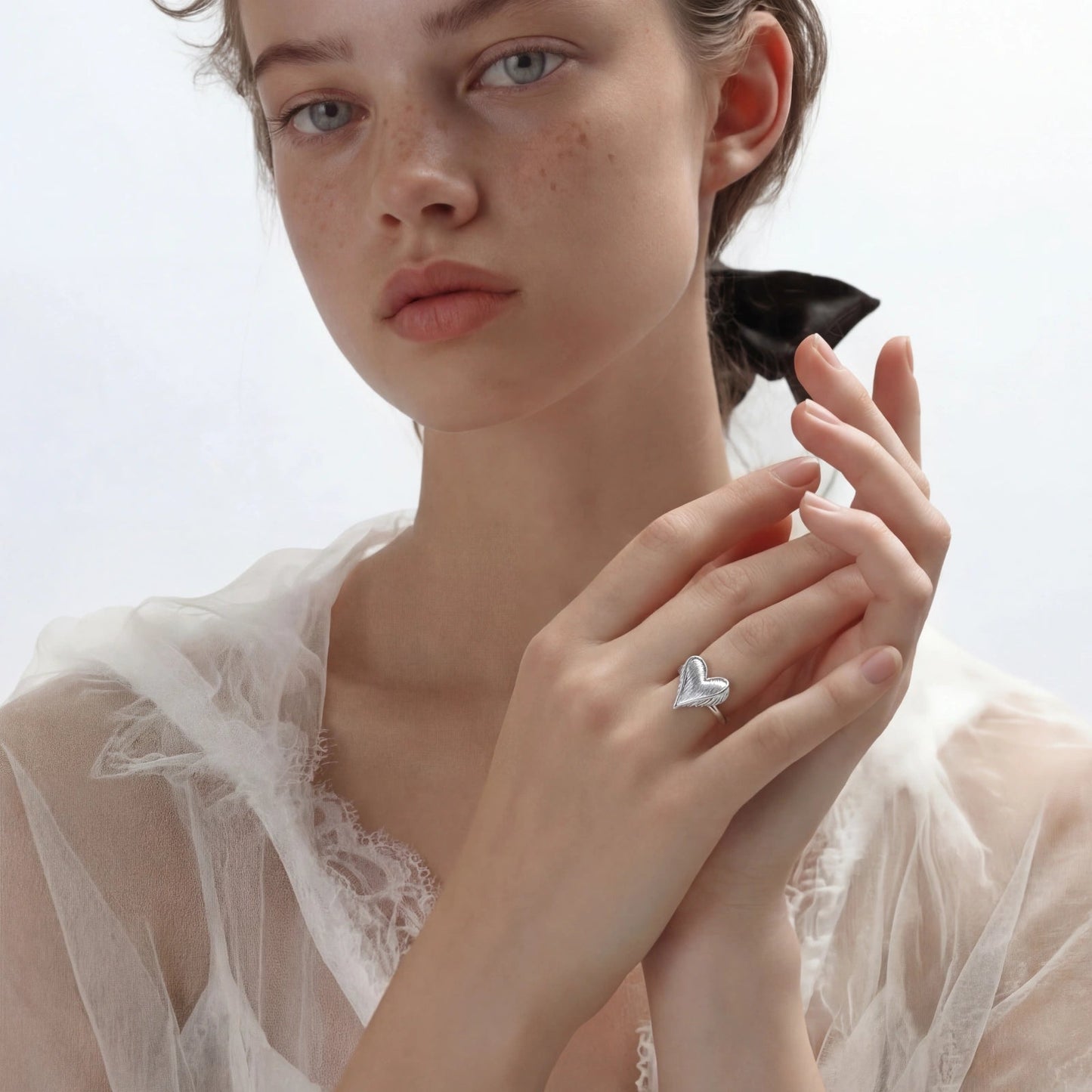 Feathered Heart Ring Luxunae