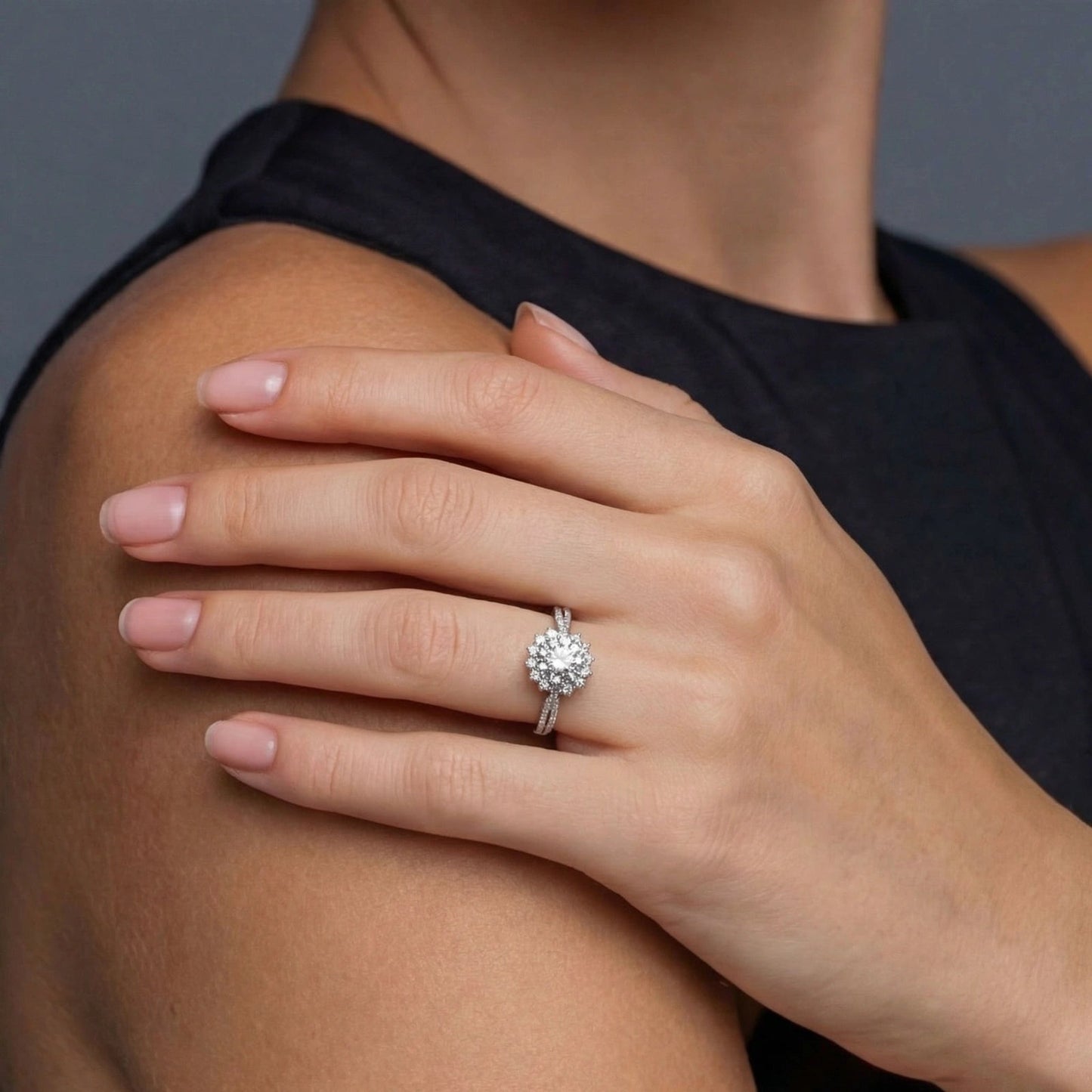 Stellar Halo Moissanite Ring Luxunae