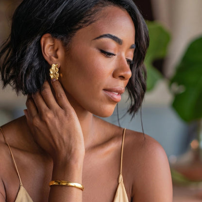 Bold Hinge Bangle Luxunae
