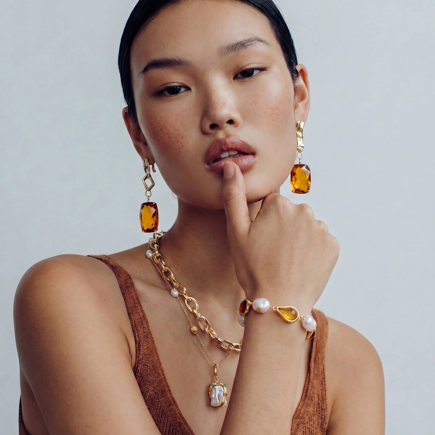 Golden Teardrop Bracelet Luxunae